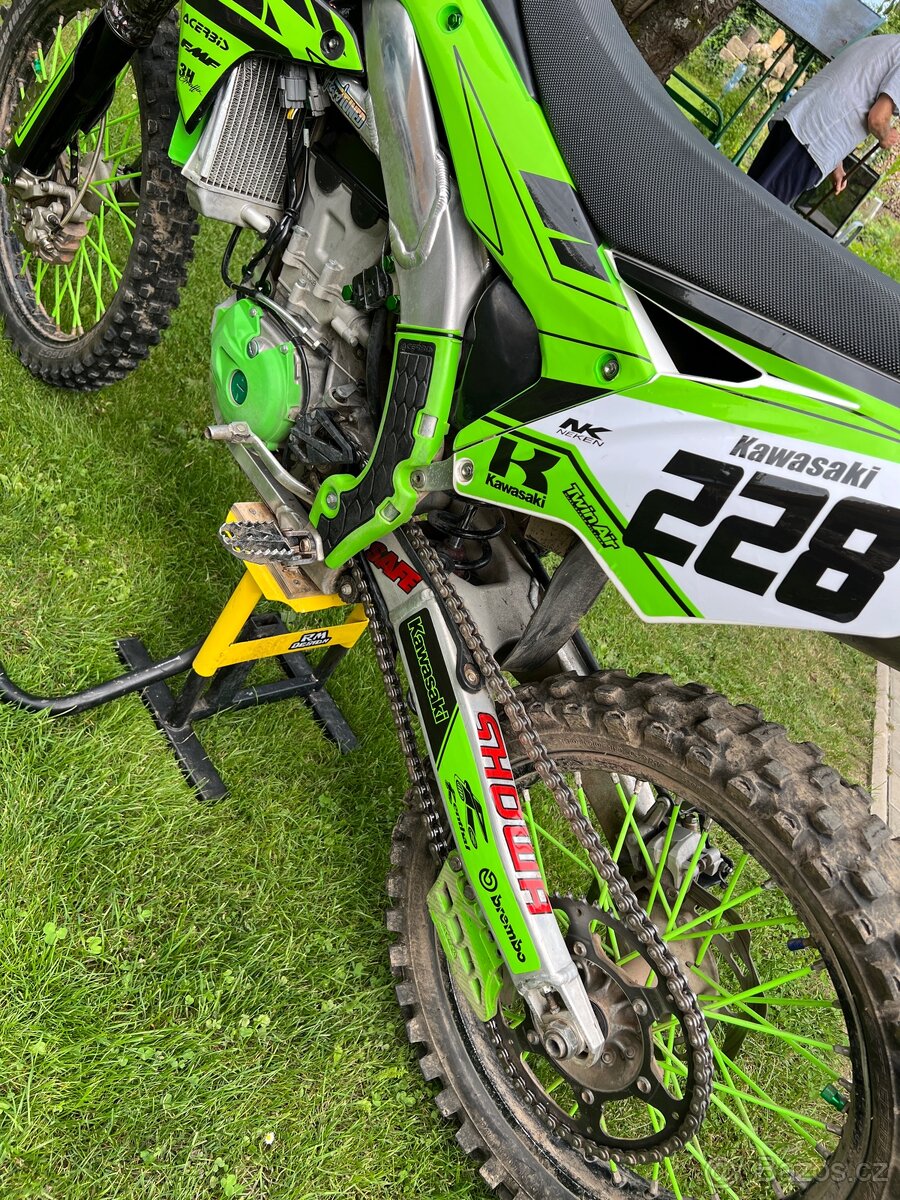 Kawasaki KXF 450 – výborný stav, připravená na sezónu - 9