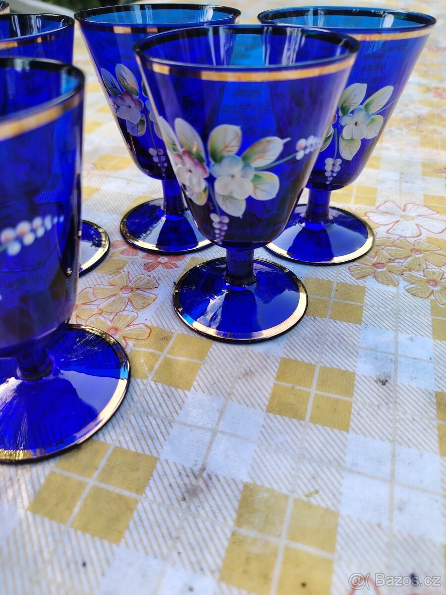 Modré skleněné skleničky s květinami - 9