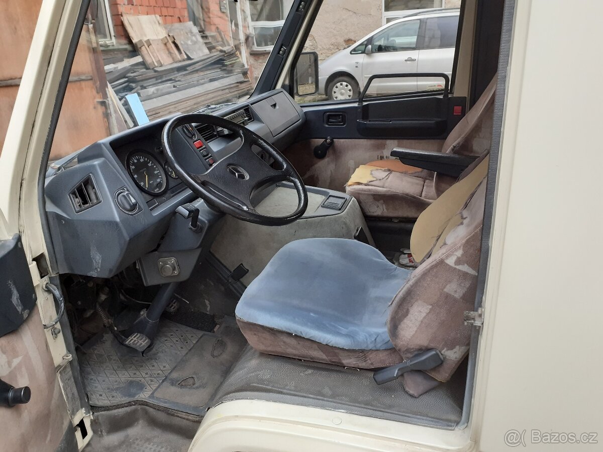 Mercedes BENZ 100D - 9