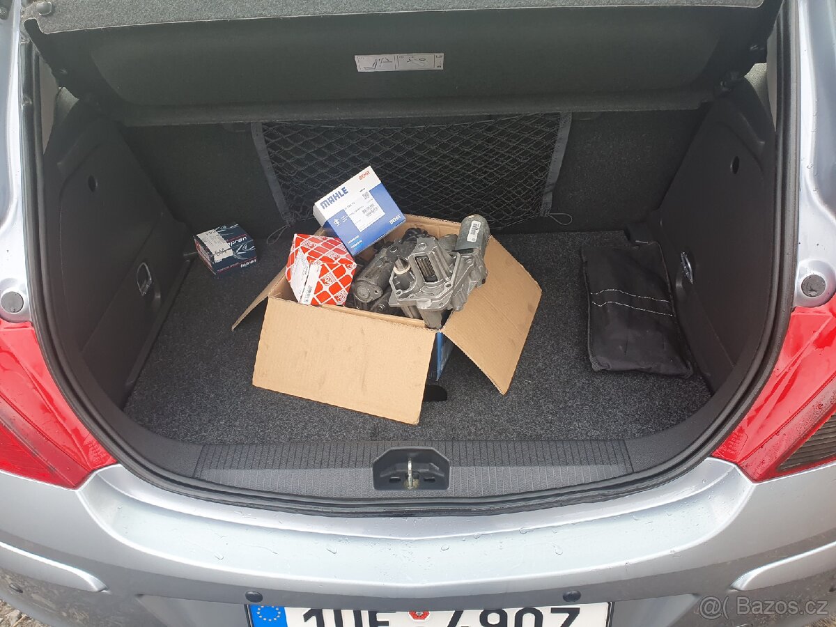 Opel Corsa 1,2i 59kW Automat r.v.2006 - 9