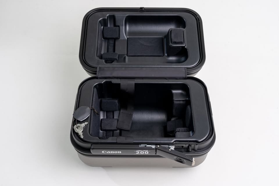 CANON EF 200MM F/2L IS USM + 2x Extender - 9