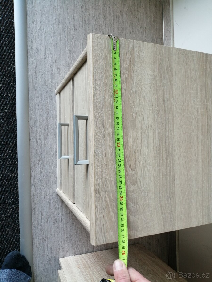 Komoda a 2 noční stolečky - 9