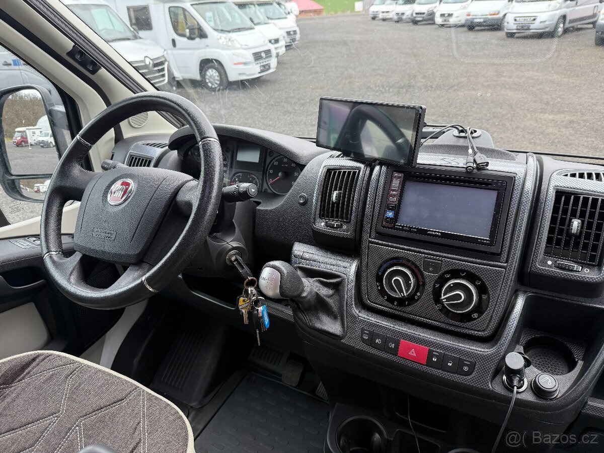 Obytné auto - P.L.A - 3.0l, automat, 2x klimatizace, solár - 9