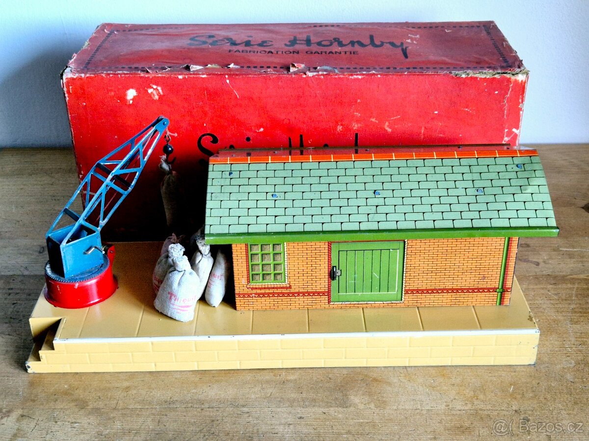 Vláčky - nádražní překladiště s jeřábem, Hornby, 1930 - 9