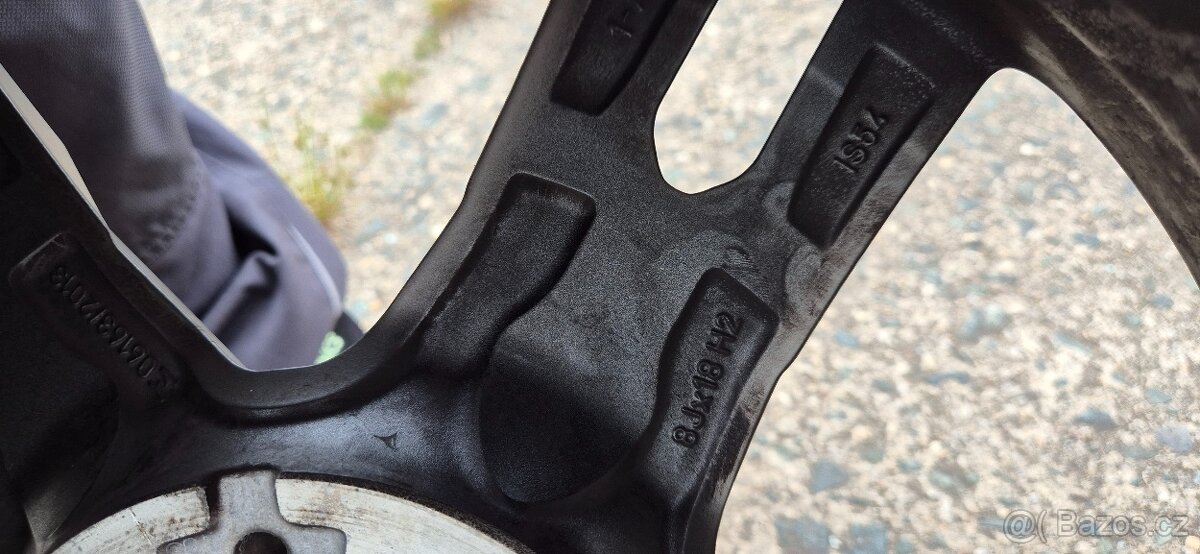 BMW F40 F44 M140i – originální sada alu kol 8Jx18 s pneu Bri - 9