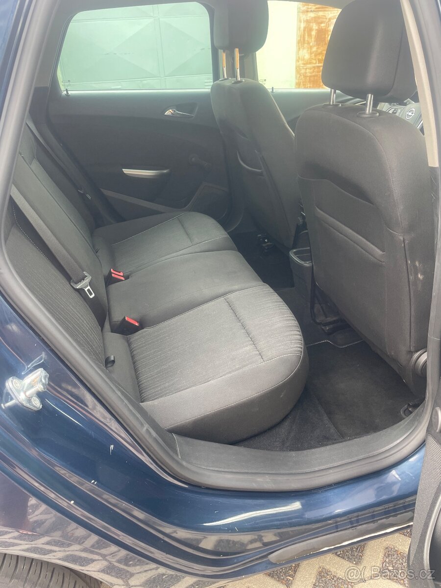 Prodám Opel Astra J tourer 1,6 - 9