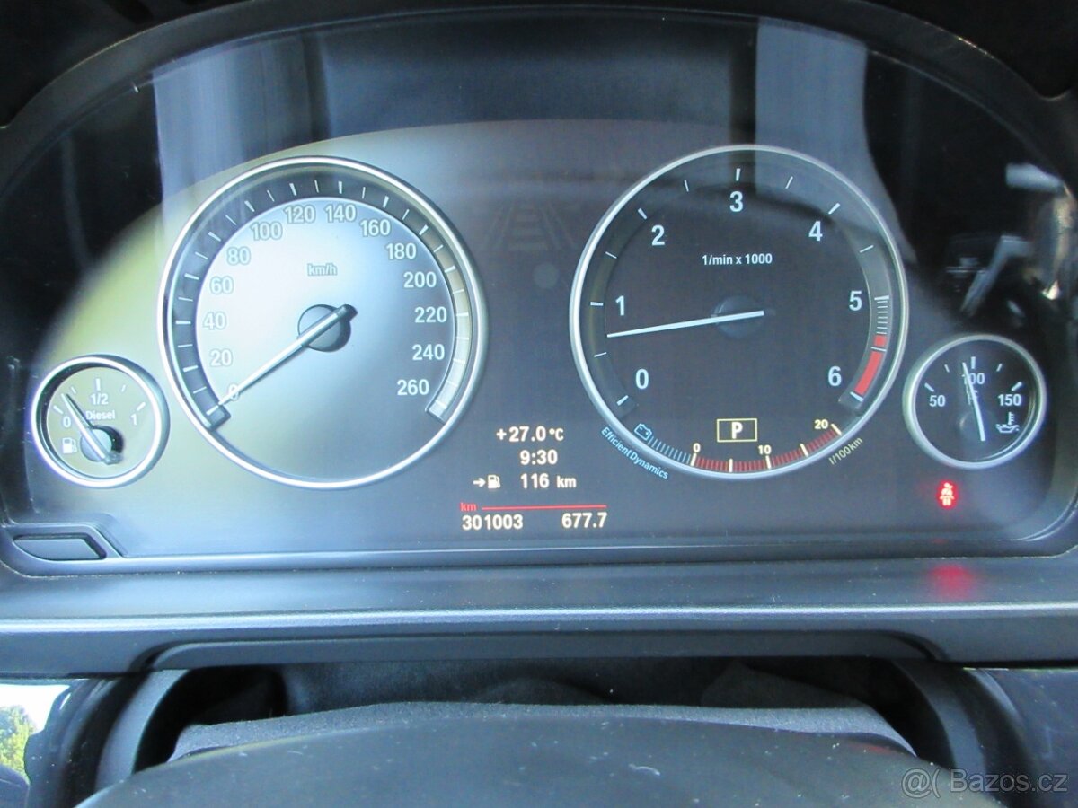 BMW 535d xDrive, Panorama, Navi, Kůže - 9