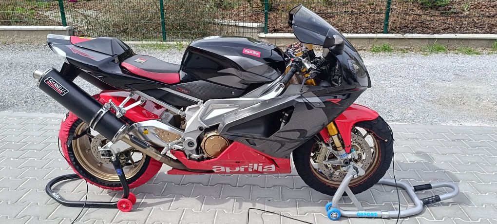 Prodám Aprilia RSV 1000R, r.v. 2027 - 9