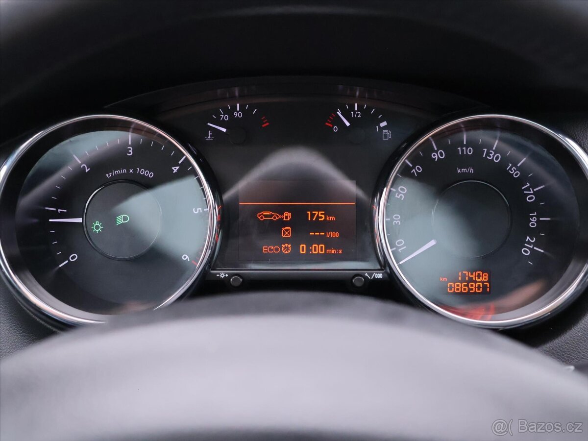 Peugeot 5008 1,6 BlueHDi 88kW Allure CZ (2016) - 9