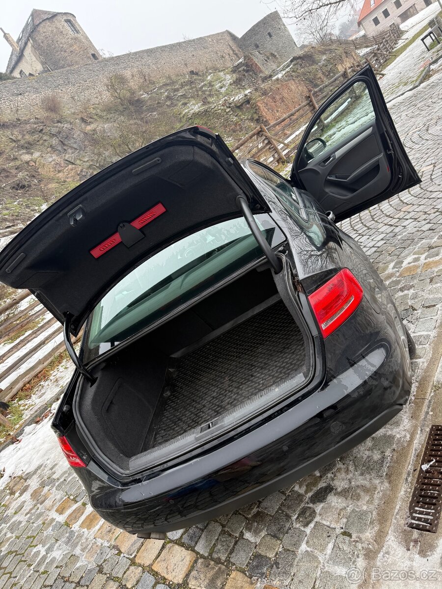 Audi A4 B8 2.0 TDi 125kw quattro - 9