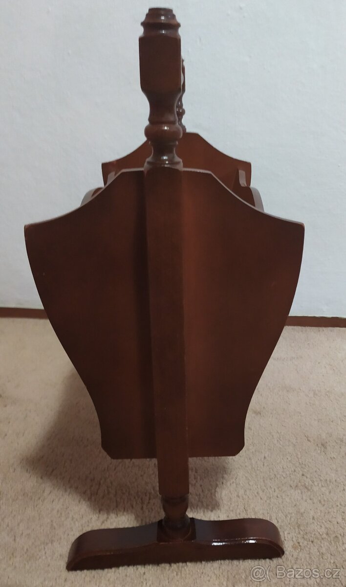 Nabízím sestavu, stolek, židle, světlo a stojánek, již retro - 9