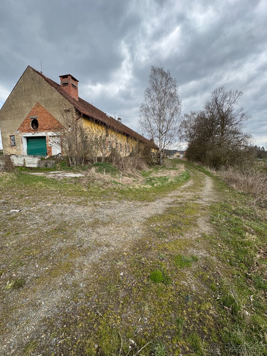 Zemědělský areál 18820m2 - 9