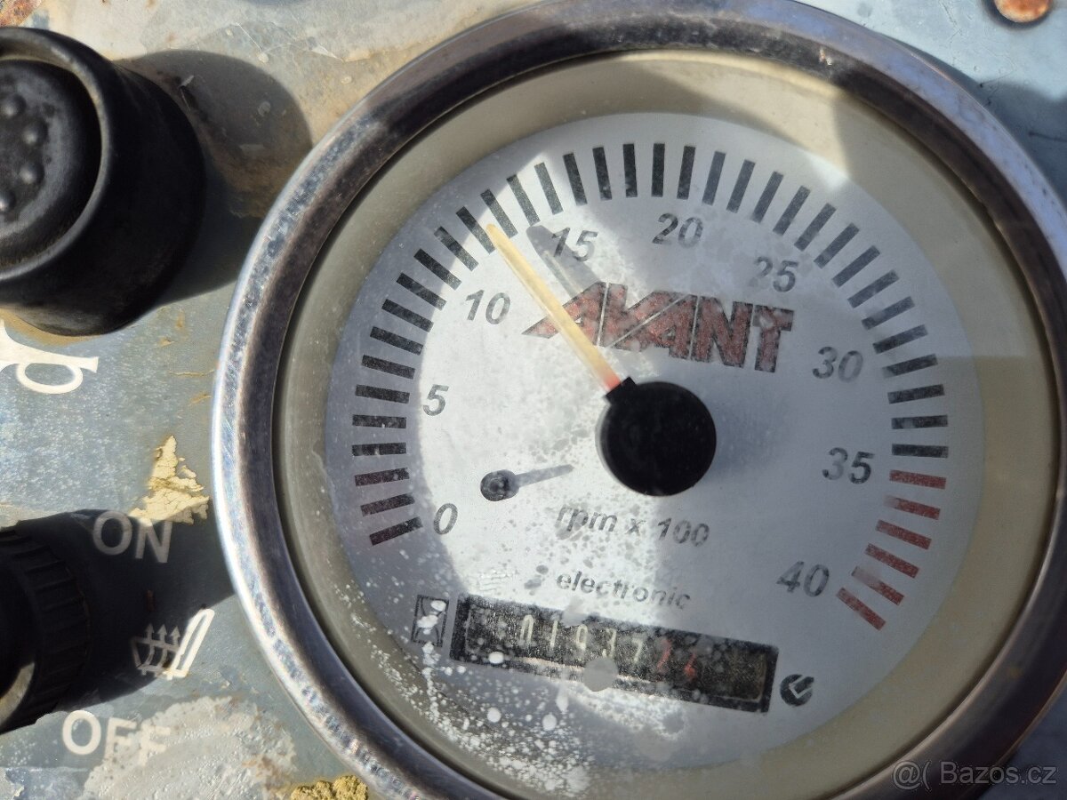 AVANT 635 KOLOVÝ NAKLADAČ - 9