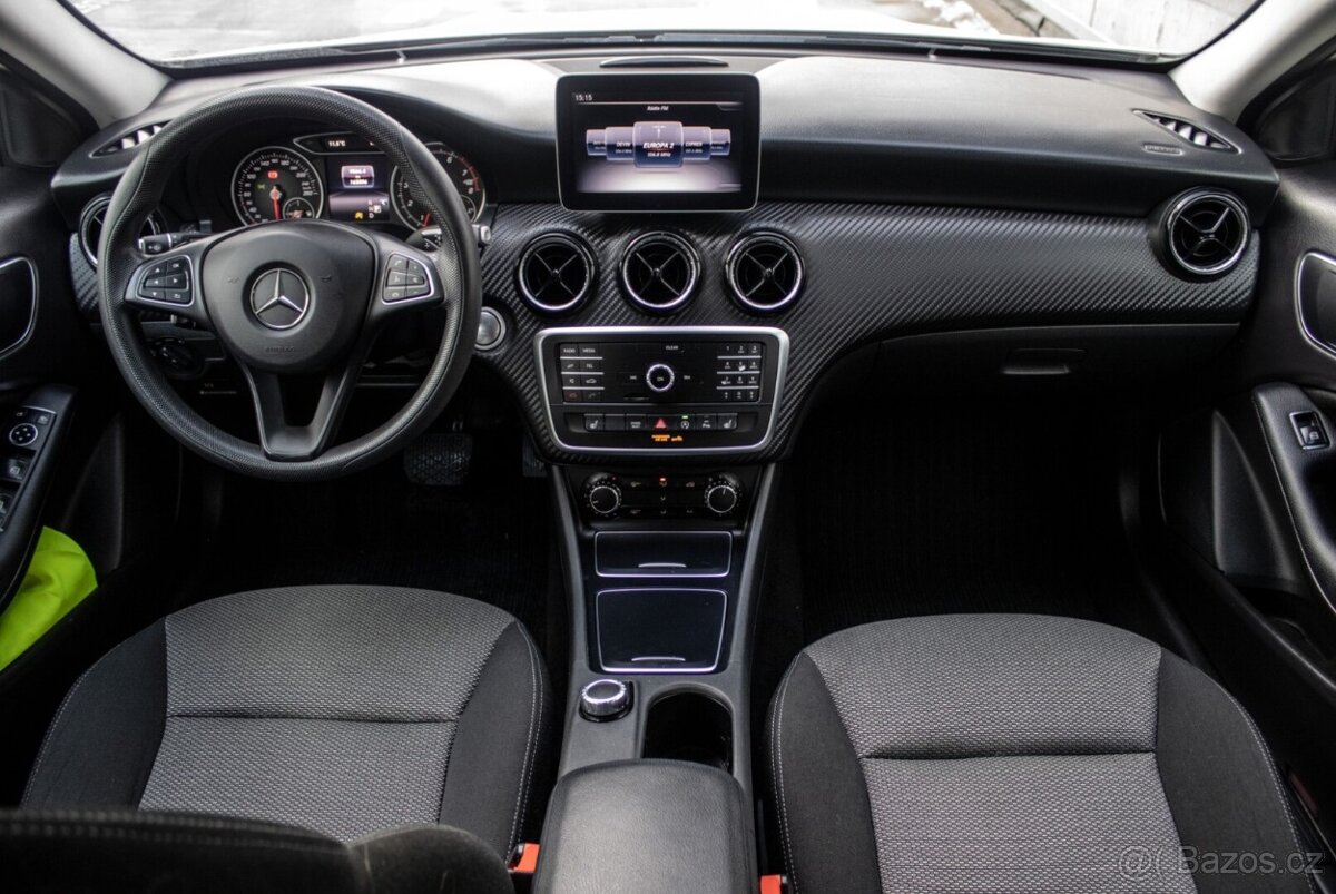 Mercedes-Benz GLA 180 A/T - 9