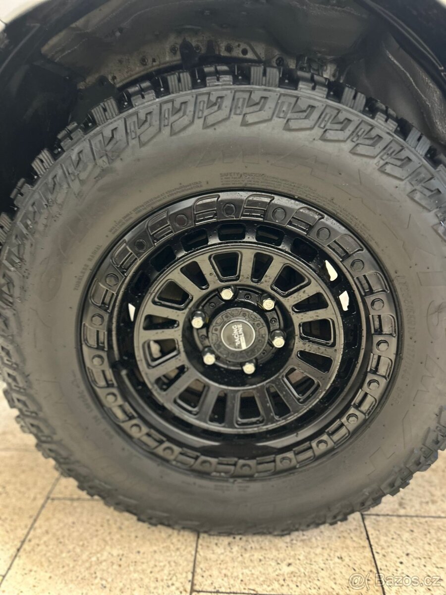 Toyota Hilux 2.4 110kw - 9