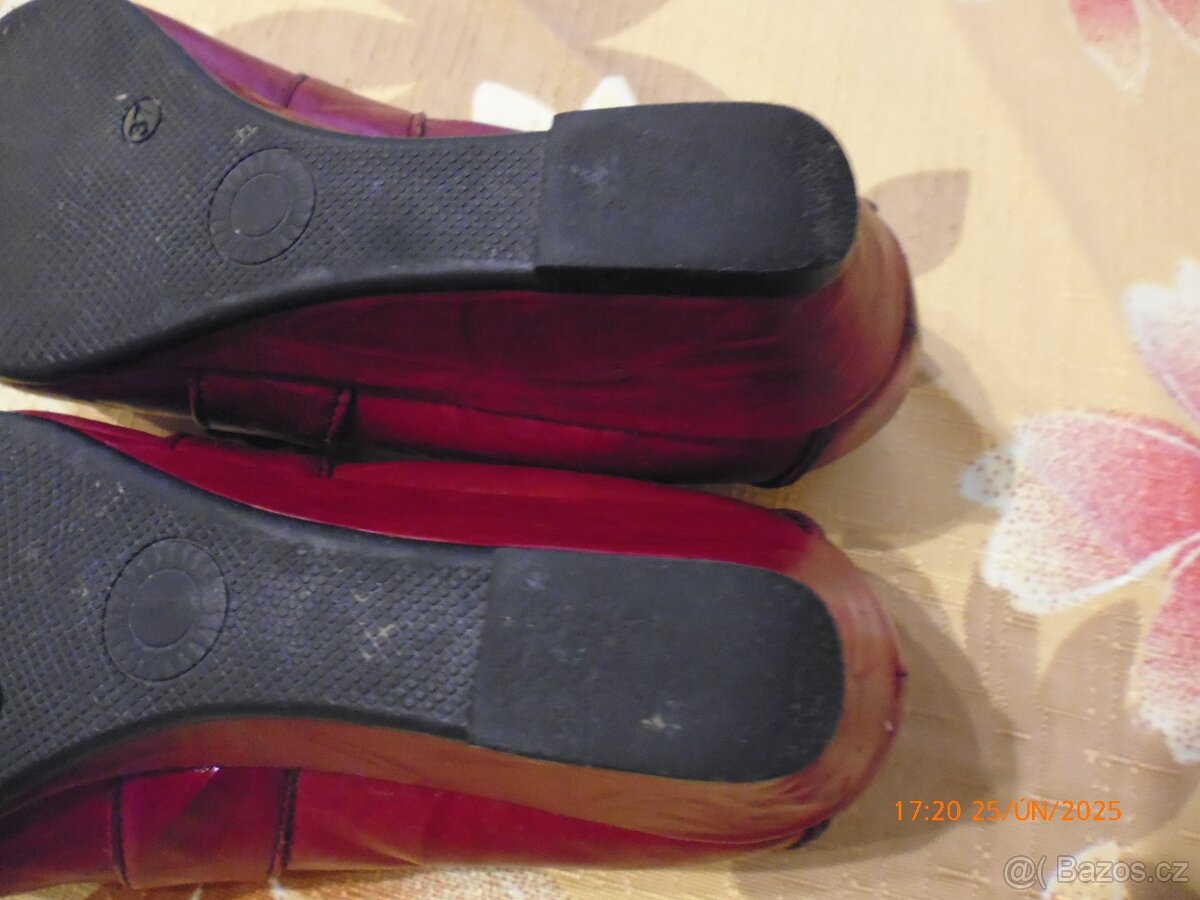 Dámské kožené lodičky Rieker vel. 37 vínové - 9