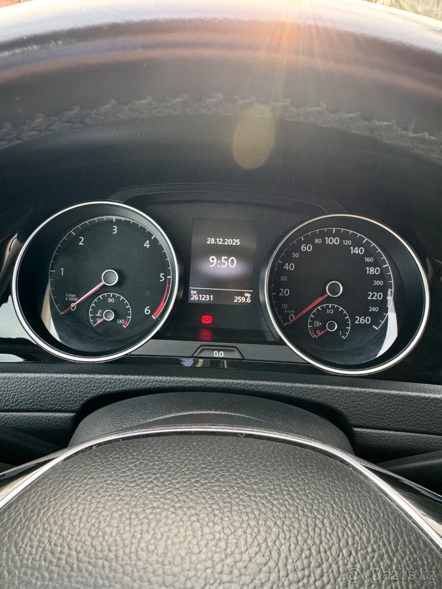 VW Golf Variant 1.6 TDI DSG Highline – kombi - 9