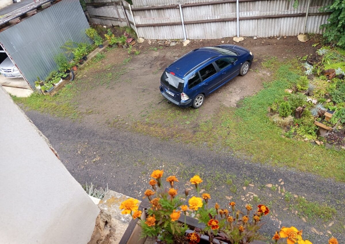 Větší dům k bydlení i podnikání - 9