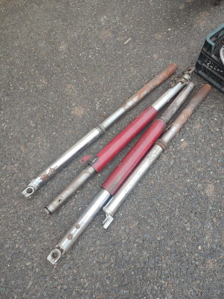 Díly Jawa kývačka, panelka mix dílů. - 9