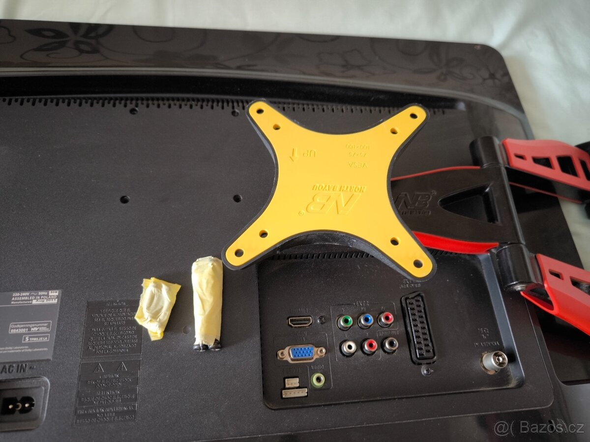 Zánovní LCD TV PHILIPS 26" s držákem na zeď. - 9