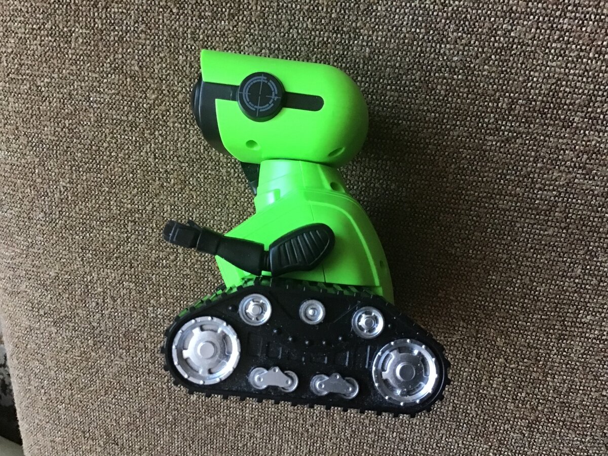 ROBOT dálkově ovládaný. - 9