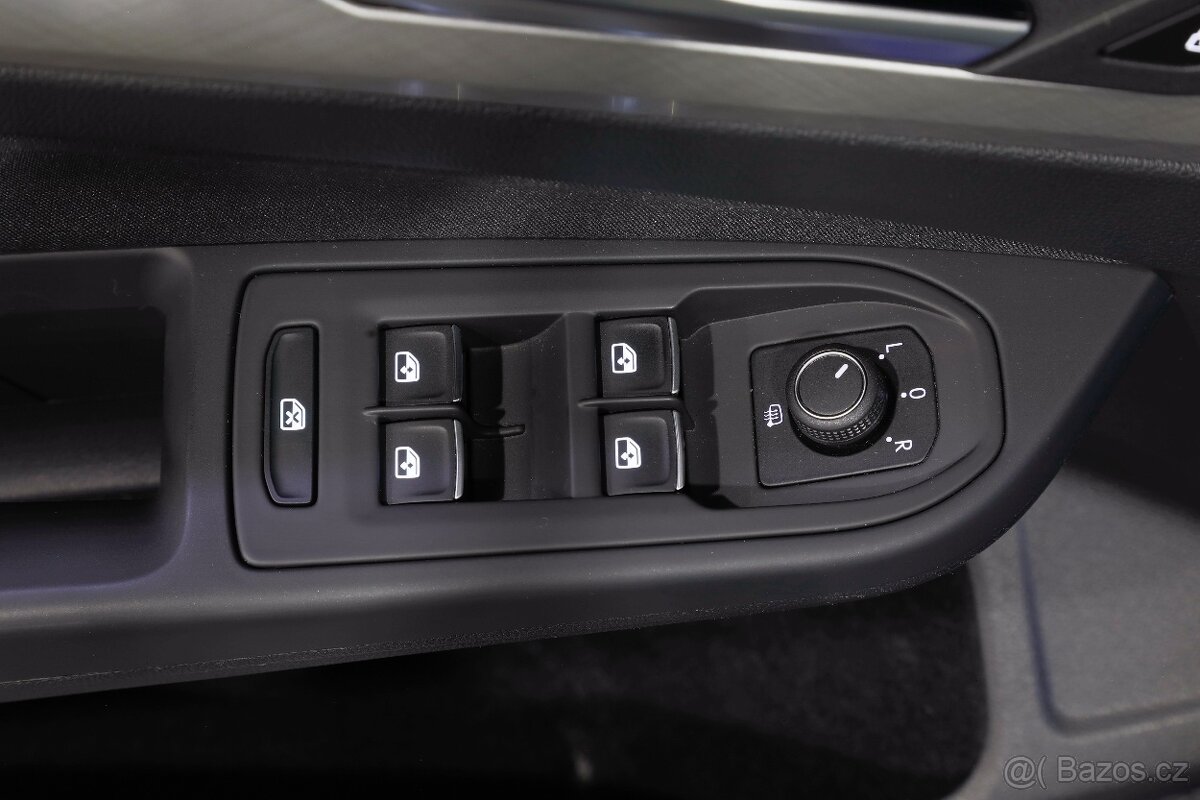 VW Golf 8 Variant 2.0 TDI DSG ACC Virtual - Zálohováno - 9