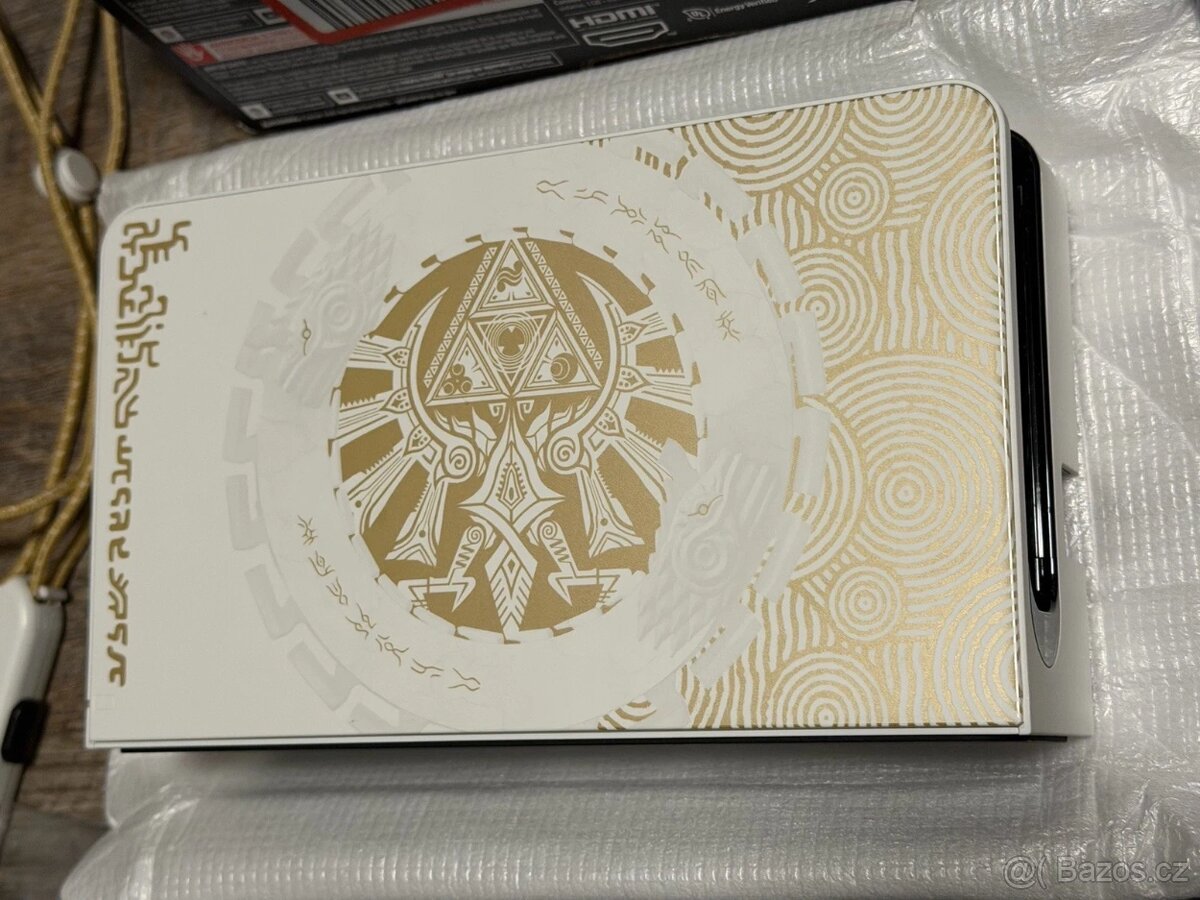 Nintendo Switch OLED - The Legend of Zelda edice - 9