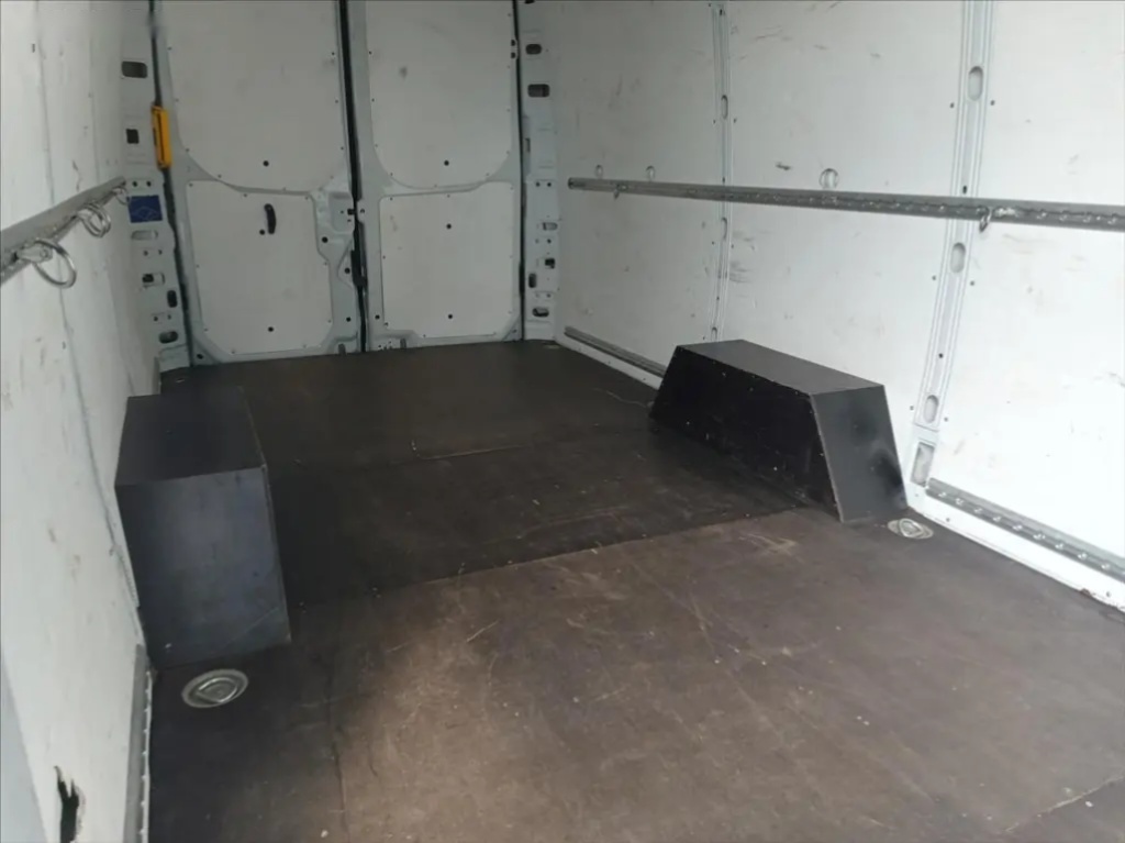 Iveco Daily, 2,3 35S16A8V 16m3 - 9