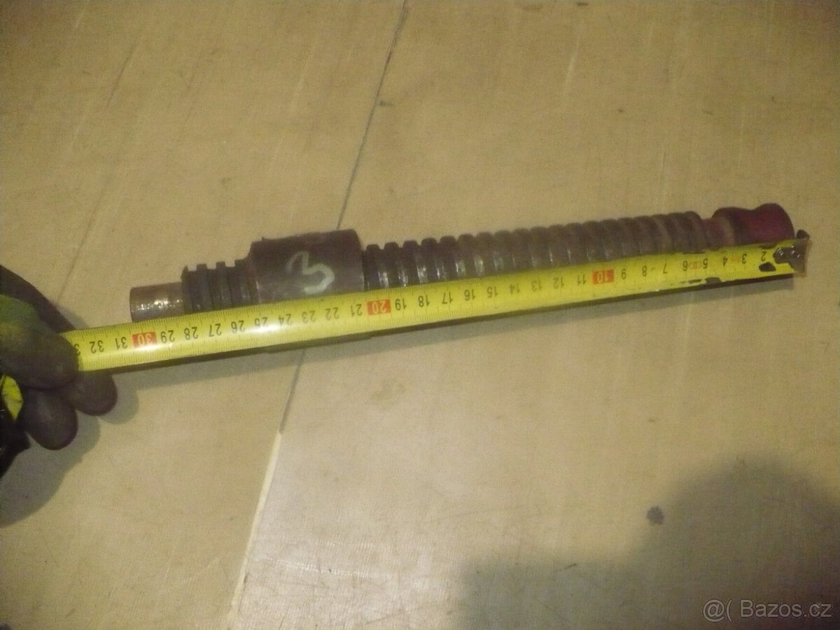 stahovák dvouramenný, strojní svěrák - 9