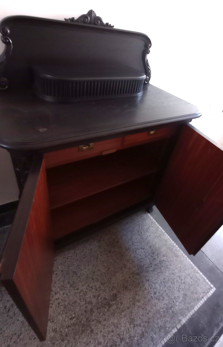 Starožitná komoda - 9