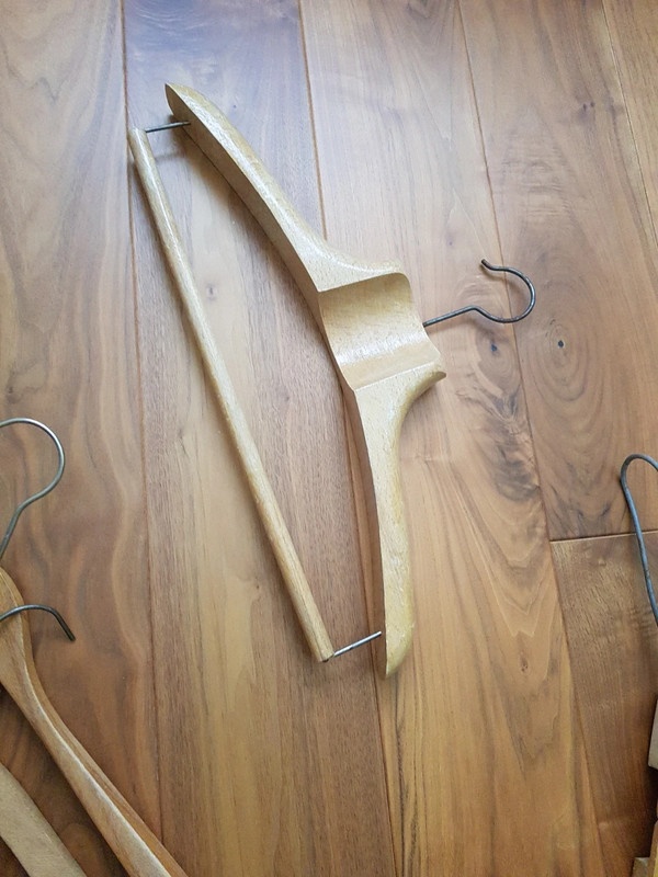 Sada klasických dřevěných ramínek - 9