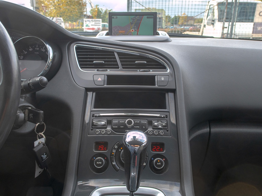 Peugeot 5008 FL 1.6HDI 88KW mat 7sedadel - 9