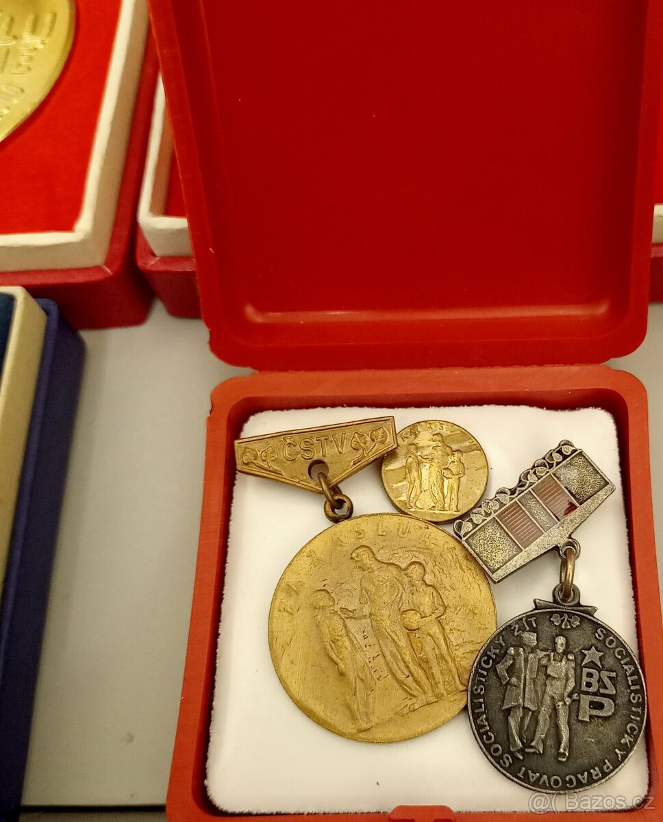 🏆 Sběratelské medaile Baník Ostrava + busty - 9