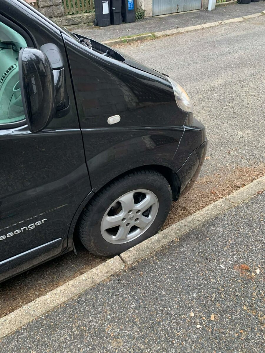 Renault Trafic 2,5dci, 107kw - 9