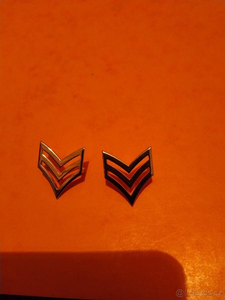USA HODNOSTÍ ODZNAK SERGEANT - 9