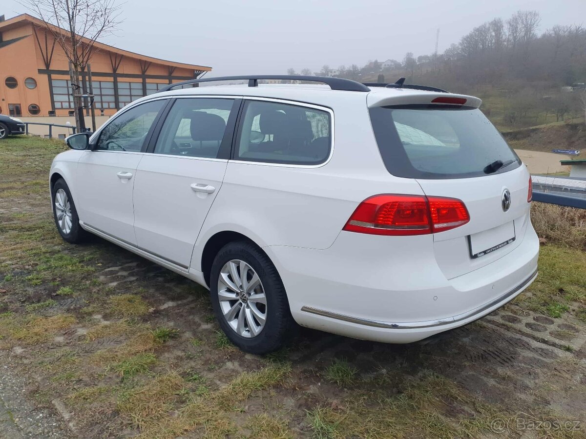 VW Passat B7 2.0 TDi, COMFORTLINE, XENONY, SENZORY, NAVI. - 9
