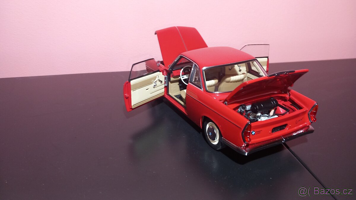 1:18 bmw 700 - 9