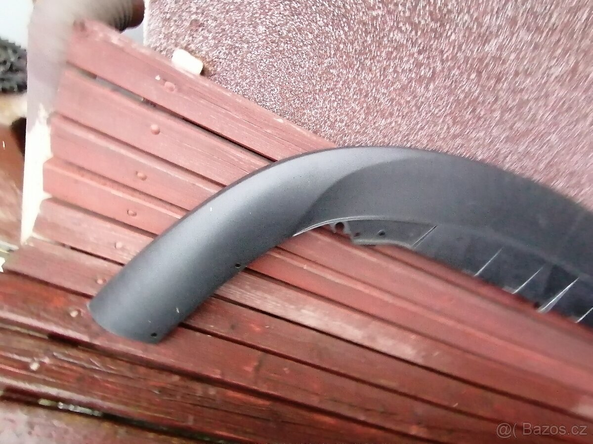 Volkswagen Passat b6 spojler - 9