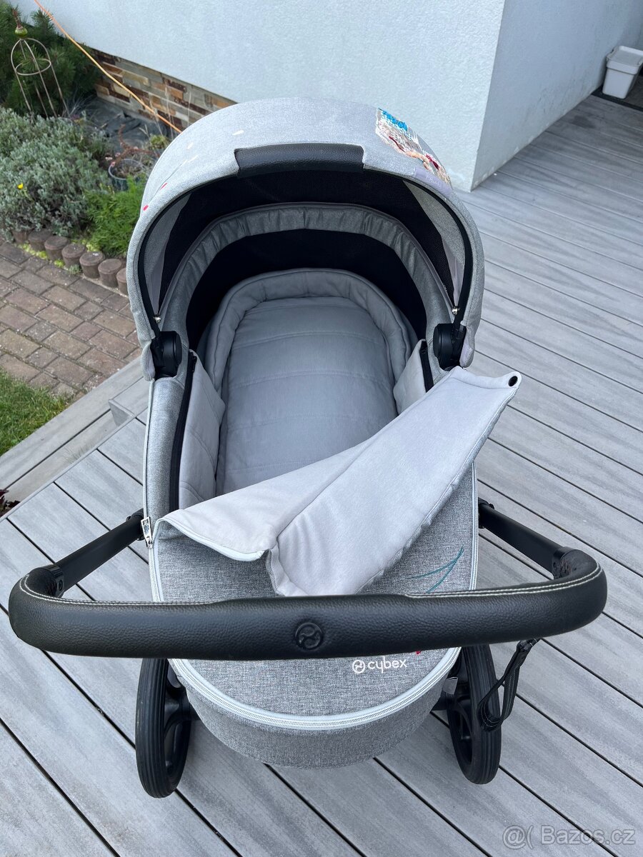 Hluboká korbička Cybex Priam Lux KOI a podvozek - 9