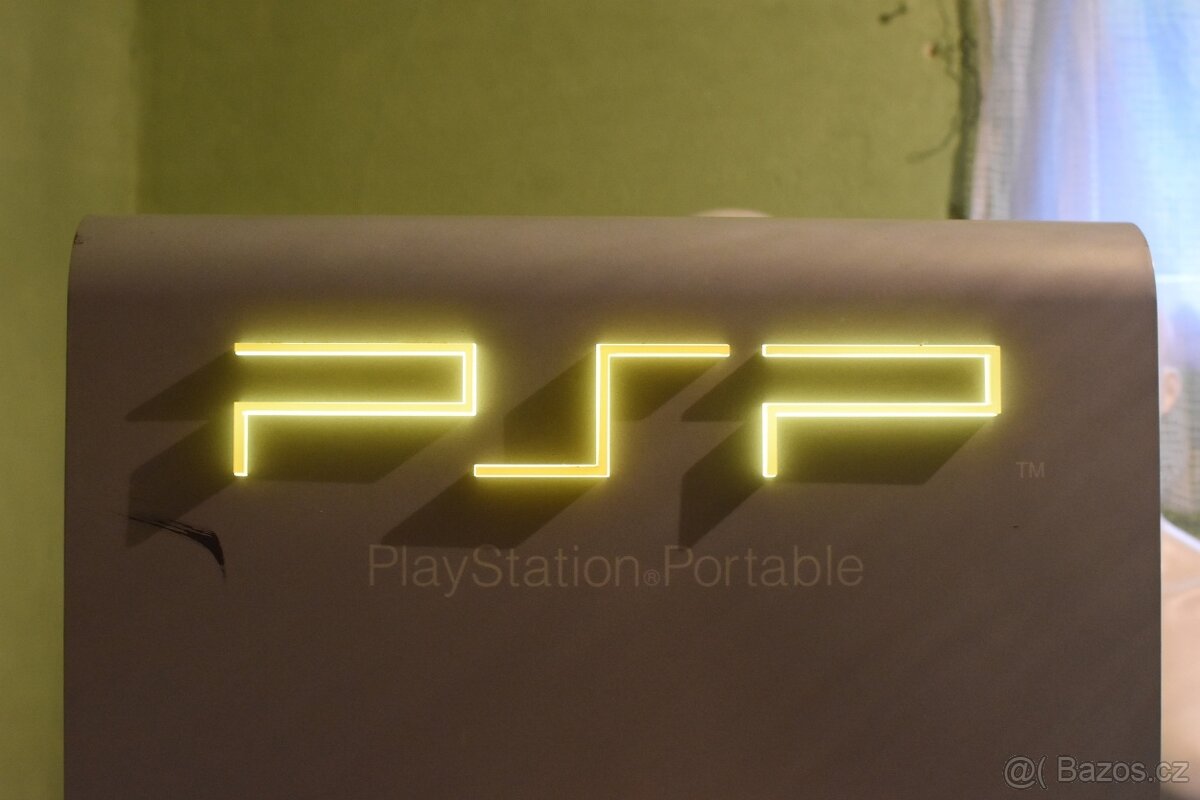 Sony PlayStation Portable (PSP) kiosk - 9