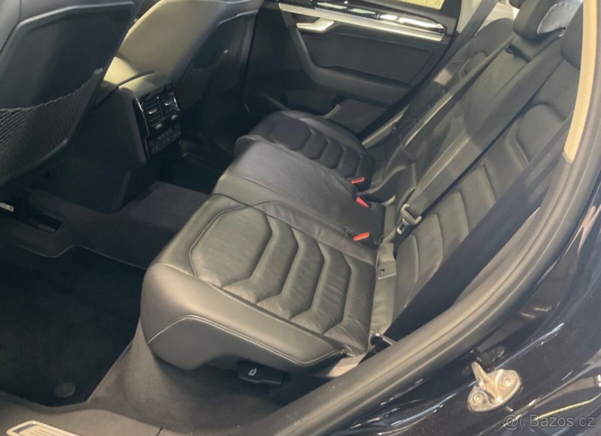 ►VW TOUAREG 3.0TDI 210KW SCR 4 MOTION VIRT MEGA MAX VÝBAVA - 9