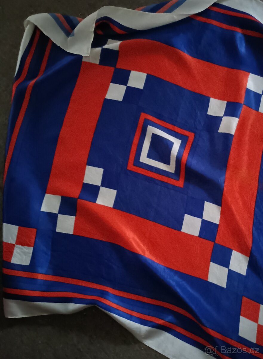 - - -Retro - - - - 9