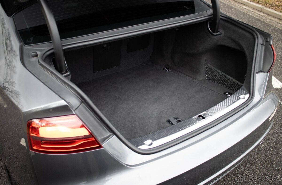 Audi S8 / SVK auto / TOP STAV / - 9