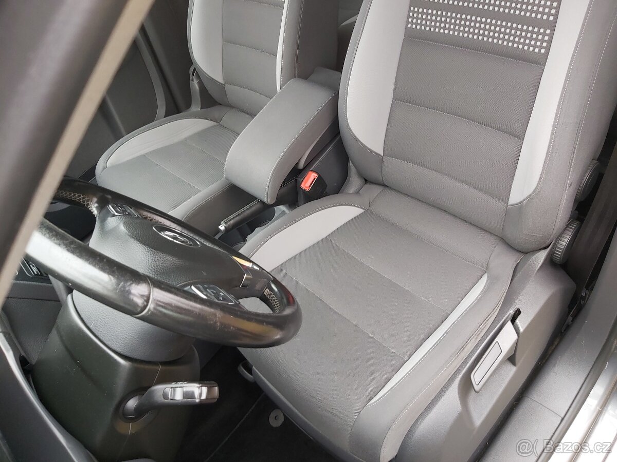 Volkswagen Touran 2.0 103 kw Life, 2013 - 9