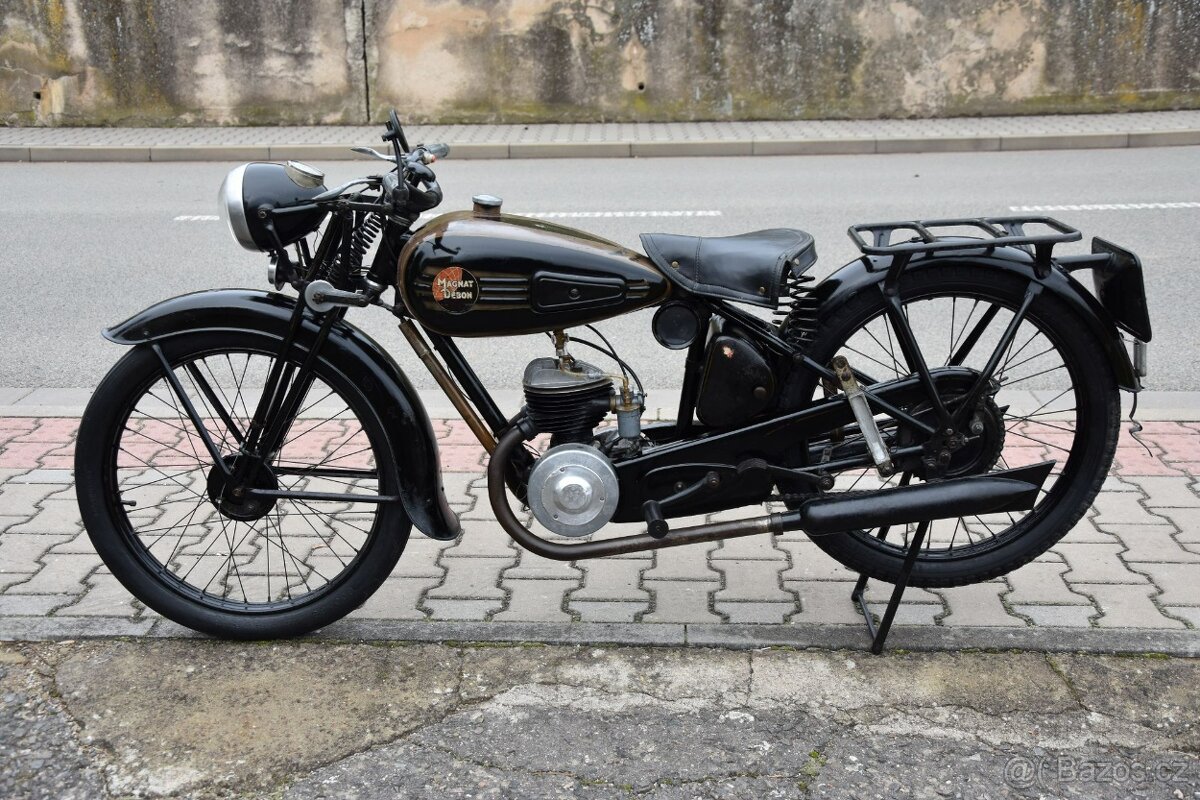 Historický motocykl Magnat Debon s krásnou patinou - 9