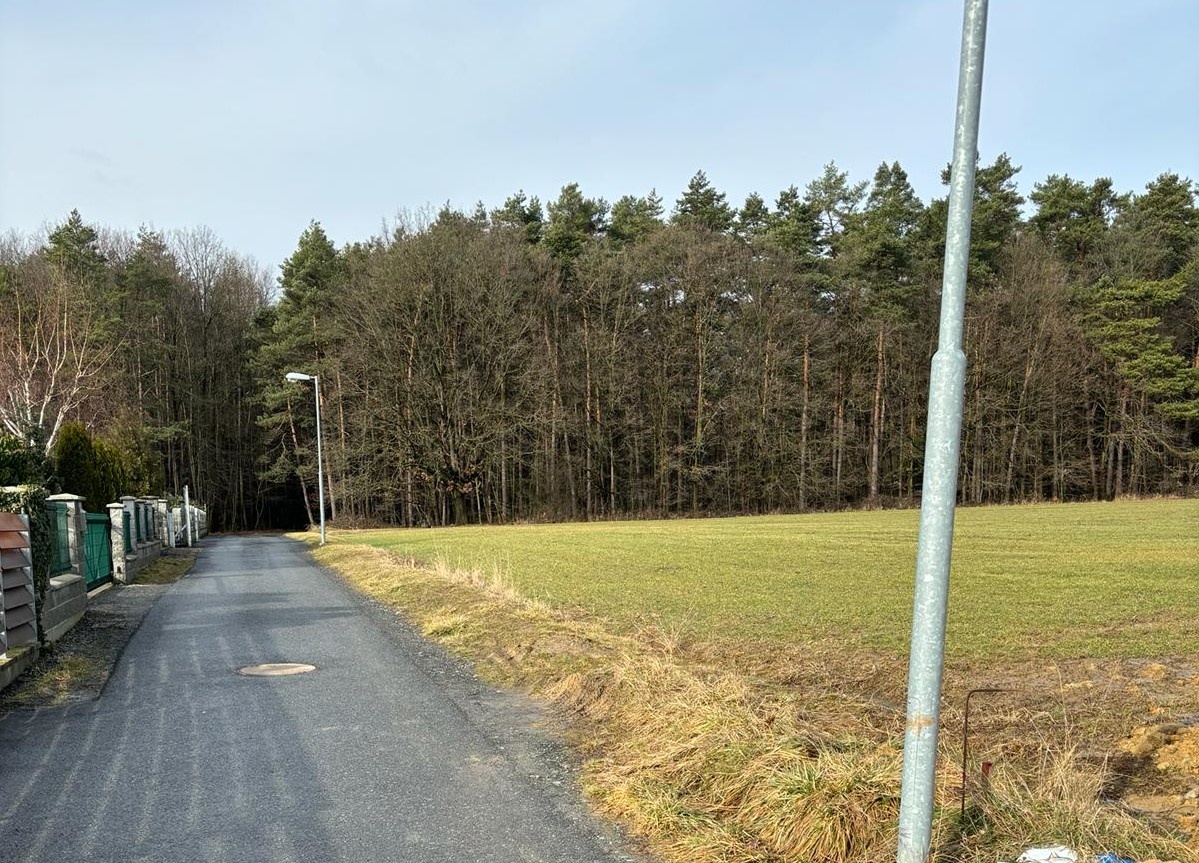 Stavební pozemek 2752 m2 (18x153) Zlín - Velíková - 9