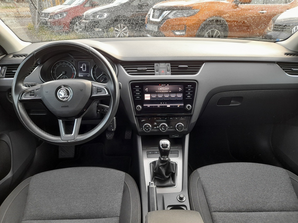 Škoda Octavia FACELIFT 1,6 85 KW DPH - 9