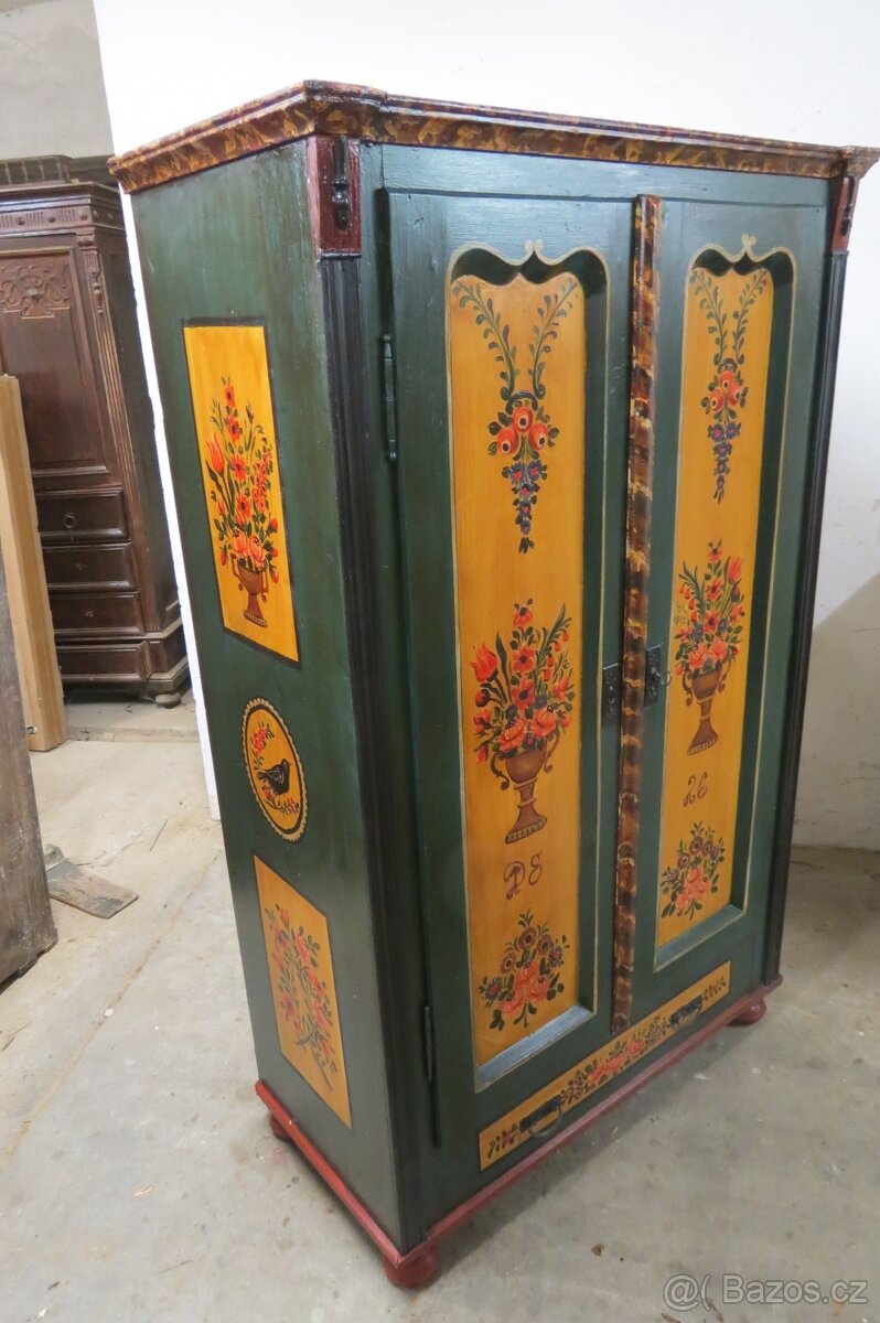 Malovaná skříň - 9