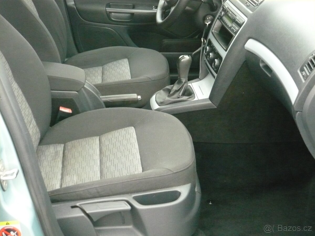 ŠKODA OCTAVIA 1.6 MPI 75KW COMBI - 9