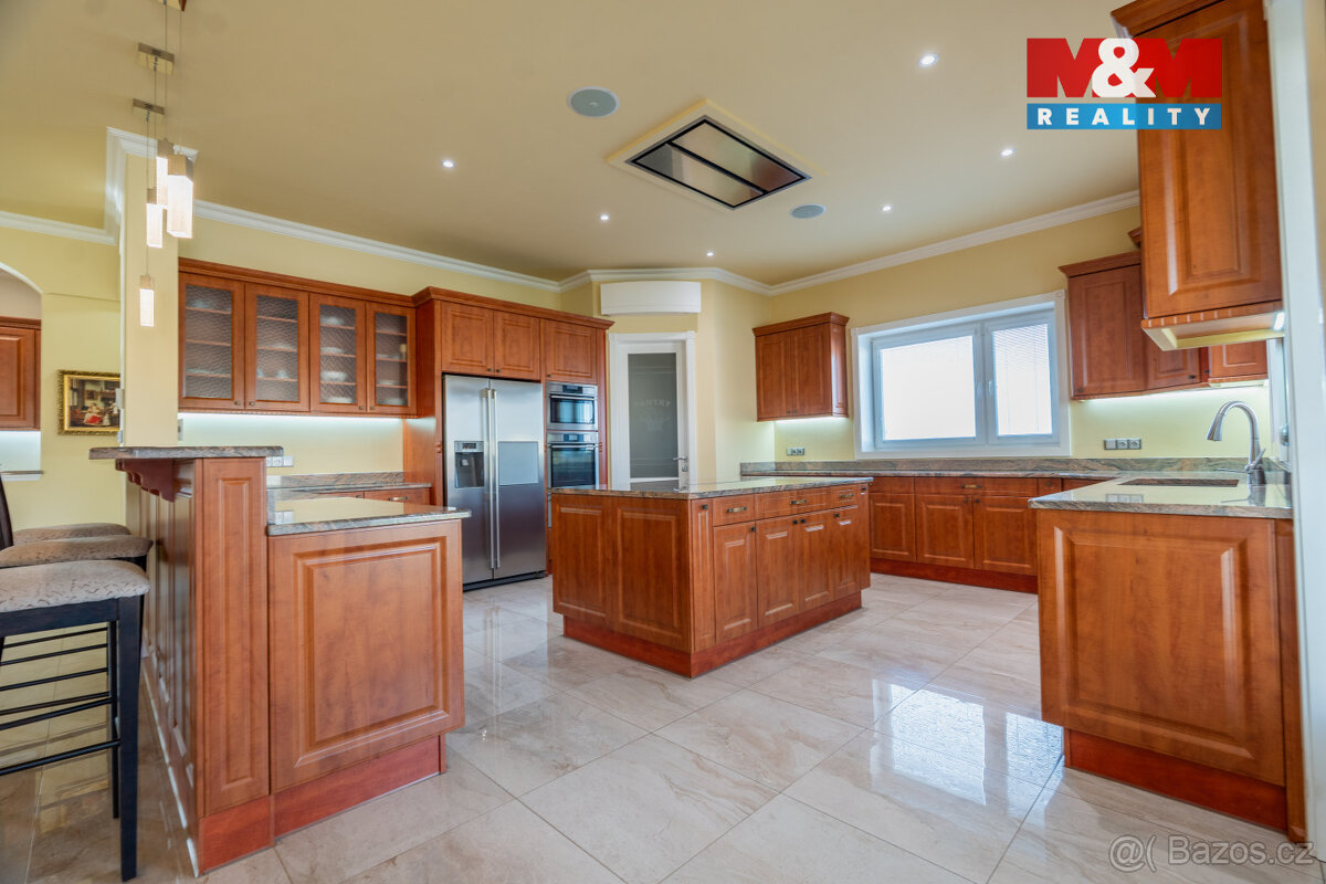 Prodej rodinného domu, 429 m², Louny, ul. Březinova - 9